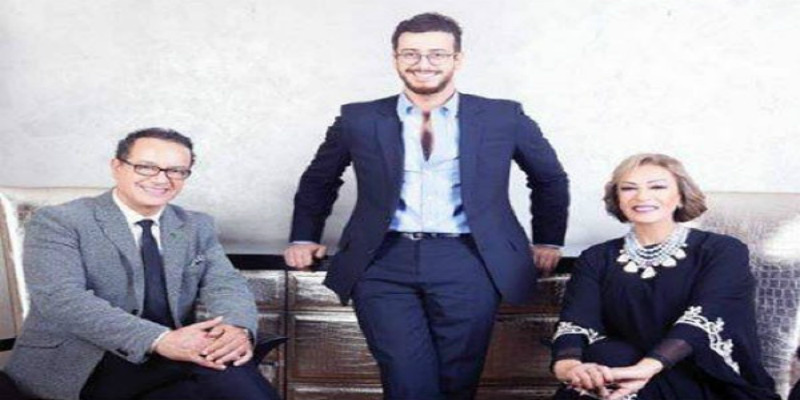 صورة بصورة نادرة.. والد “سعد لمجرد” يهنئه بعيد ميلاده