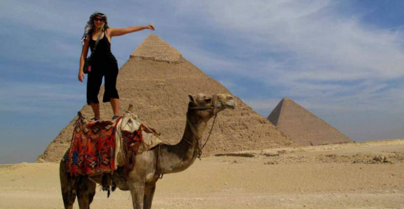 صورة يوتوبور مغربي يمنع من التصوير في مصر- فيديو