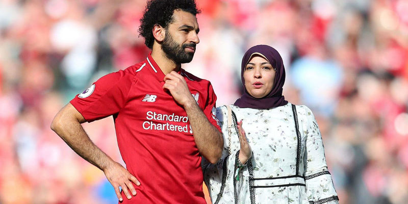 صورة مع زوجته وابنته.. محمد صلاح يحتفل بالكريسماس بطريقته الخاصة