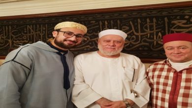 صورة الشيخ علي جمعة وفرقة ابن عربي ينعيان شيخ الصوفية المغربي محمد بن المختار الوزاني