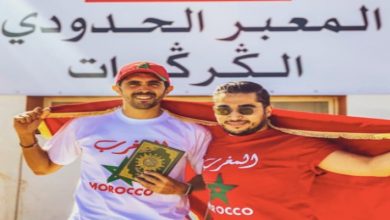 صورة من مالهما الخاص.. سعد عبيد وجاكوب في مسيرة من طنجة إلى الكركرات