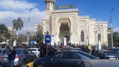 صورة انهيار السقا فى جنازة جده الراحل محمد الصغير ومنع التصوير نهائيا