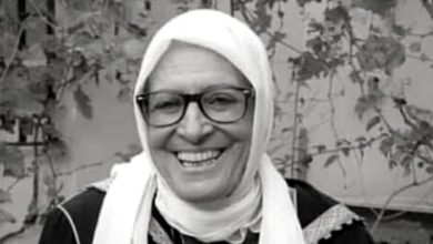 صورة بكلمات مؤثرة.. فنانون يودعون الراحلة “زهور المعمري” -صور