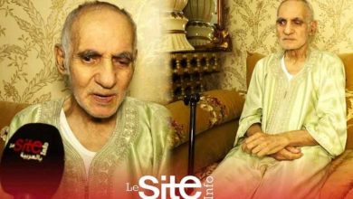 صورة “عبد الرؤوف” يتلقى الجرعة الأولى من لقاح كورونا ونجلته تكشف جديد وضعه الصحي -صورة