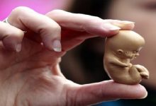 صورة بعد أيام من حفل كشف جنس الجنين.. مؤثرة مغربية تعلن خبر إجهاضها