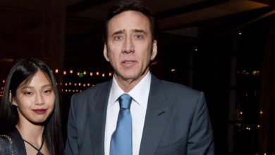 صورة تصغره بـ32 عاما.. نيكولاس كيج رفقة زوجته الحامل بالعرض الخاص لفيلمه