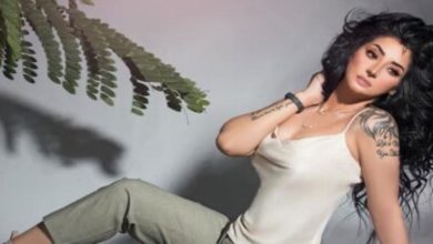 صورة في بث مباشر.. فنانة تهدد بالانتحار