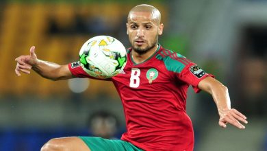 صورة لاعب مغربي شهير يعلن اعتزال كرة القدم