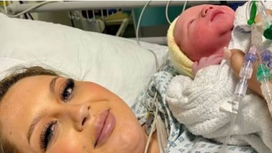 صورة فتاة تنجب طفلها بعد 24 ساعة من اكتشاف الحمل