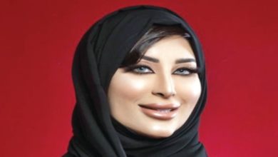 صورة عائلة فنانة مغربية تطالب بالتدخل بعد سجنها بقطر
