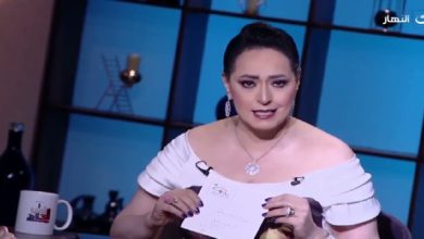 صورة فنانة تبكي على الهواء وتكشف تفاصيل محاولة طردها من مهرجان القاهرة -فيديو