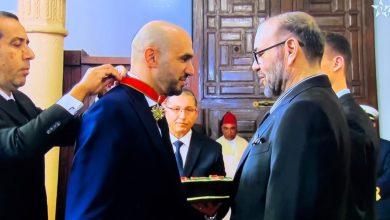 صورة الركراكي يعلق على توشيحه بوسام من طرف الملك