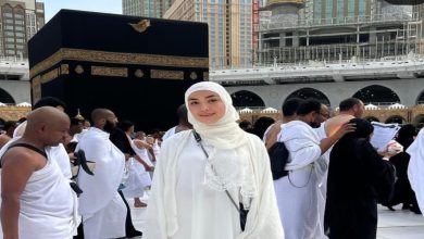 صورة دينا لمباركي تؤدي مناسك العمرة -صورة