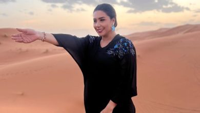 صورة هدى سعد تستمتع بجمال الصحراء المغربية رفقة نجلها -صورة