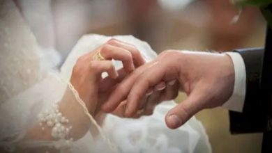 صورة فنان مغربي شهير يدخل القفص الذهبي -صورة