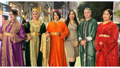 صورة القفطان المغربي يسرق الأنظار من قلب إسطنبول بلمسة مؤثرات مغربيات
