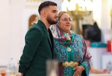 صورة زهير بهاوي يعبر عن حبه لوالدته -فيديو