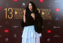 صورة فاطمة الزهراء الجوهري تتألق بالزي الصحراوي في مهرجان الداخلة