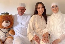 صورة هند الزيادي تحتفل بعودة والديها من الحج