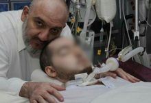 صورة بعد سنوات من الأمل والدعاء.. وفاة “الأمير النائم” تفجع القلوب