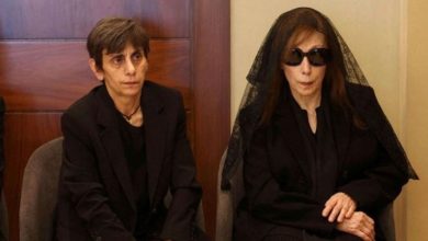 صورة فيروز حديث منصات التواصل بعد ظهورها في جنازة ابنها زياد الرحباني