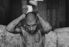 صورة “Justin Bieber” يعود بقوة ويشعل الساحة بألبوم “Swag”