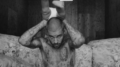 صورة “Justin Bieber” يعود بقوة ويشعل الساحة بألبوم “Swag”
