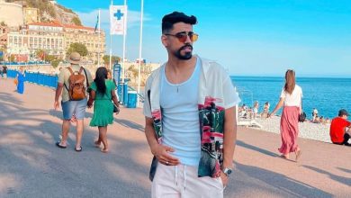 صورة عمر بلمير يختار سحر اليونان وجهة لعطلته الصيفية