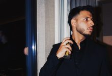 صورة “ماعز” يدخل الاستوديو لتسجيل أحدث أغانيه -فيديو