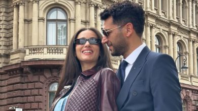 صورة إيمان الباني تدعم زوجها مراد يلدريم قبل انطلاق “ورود وذنوب”