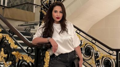 صورة إبتسام العروسي سعيدة بتكريمها في مهرجان الفيلم بوجدة -فيديو