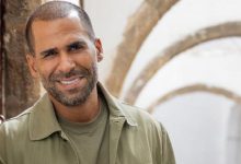صورة جليل تيجاني يعود بجولة كوميدية بعرضه الجديد “Habitus”