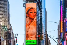 صورة “جايلان” تتألق عالميا كسفيرة EQUAL ARABIA في نيويورك تايمز سكوير