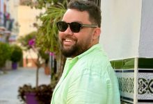 صورة أسامة رمزي يحذر من التسرع في إصدار الأحكام عبر “السوشيال ميديا”