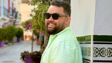 صورة أسامة رمزي يحذر من التسرع في إصدار الأحكام عبر “السوشيال ميديا”