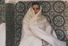 صورة طاهرة تخطف الأنظار بـ”الحايك المغربي”