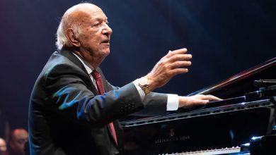 صورة عمر خيرت يعلق حفلاته.. وسبب صحي وراء القرار