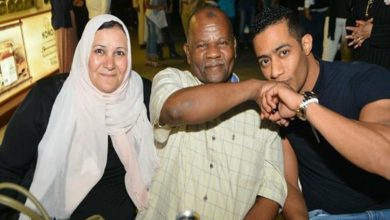 صورة محمد رمضان يستحضر وصايا والده الراحل