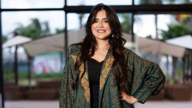 صورة طاقم “بنات لالة منانة” يحتفل بنرجس الحلاق -فيديو