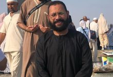 صورة محمد الريفي يرافق والدته لأداء مناسك العمرة -فيديو