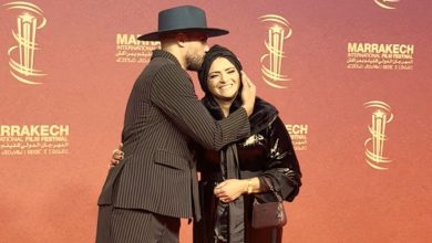 صورة والدة عبد العزيز وانزة تخطف الأنظار على السجادة الحمراء بمراكش