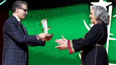 صورة تكريم مؤثر لراوية في الدورة 22 من مهرجان مراكش الدولي للفيلم