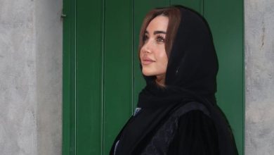 صورة هنا الزاهد تؤدي مناسك العمرة