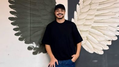 صورة إيهاب أمير يحتفي بأمهات العالم في أحدث أعماله -فيديو