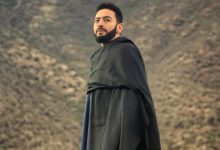 صورة حمادة هلال يروج للجزء السادس من مسلسل “المداح” المصوّر بالمغرب -صورة