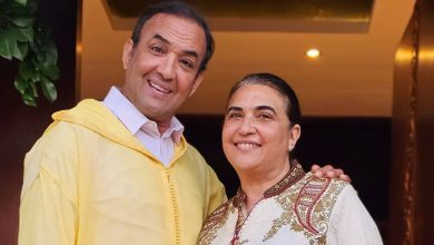 صورة بعد حصولها على الماستر.. رشيد الوالي يعبر عن فخره بزوجته -صورة