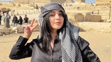 صورة من أمام الأهرامات.. فرح الفاسي تشارك إحساسها الخاص