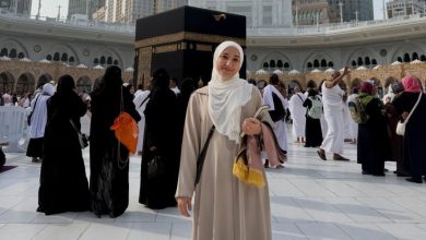 صورة كريمة أولحوس تستقبل رمضان بأداء مناسك العمرة -صور