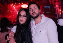 صورة منال بنشليخة تطلق لمحة من أغنيتها الجديدة “كلمات” برفقة زوجها -فيديو