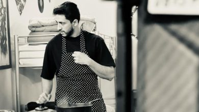 صورة كواليس خاصة لأول تجربة تمثيل يخوضها مهدي الفاضيلي -صور